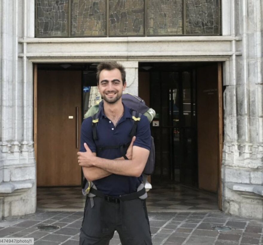 Γαλλία: Σοκαρισμένη η χώρα από την επίθεση του Σύρου σε παιδιά - Τα δύο ξαδέρφια και ο 24χρονος ήρωας με το σακίδιο