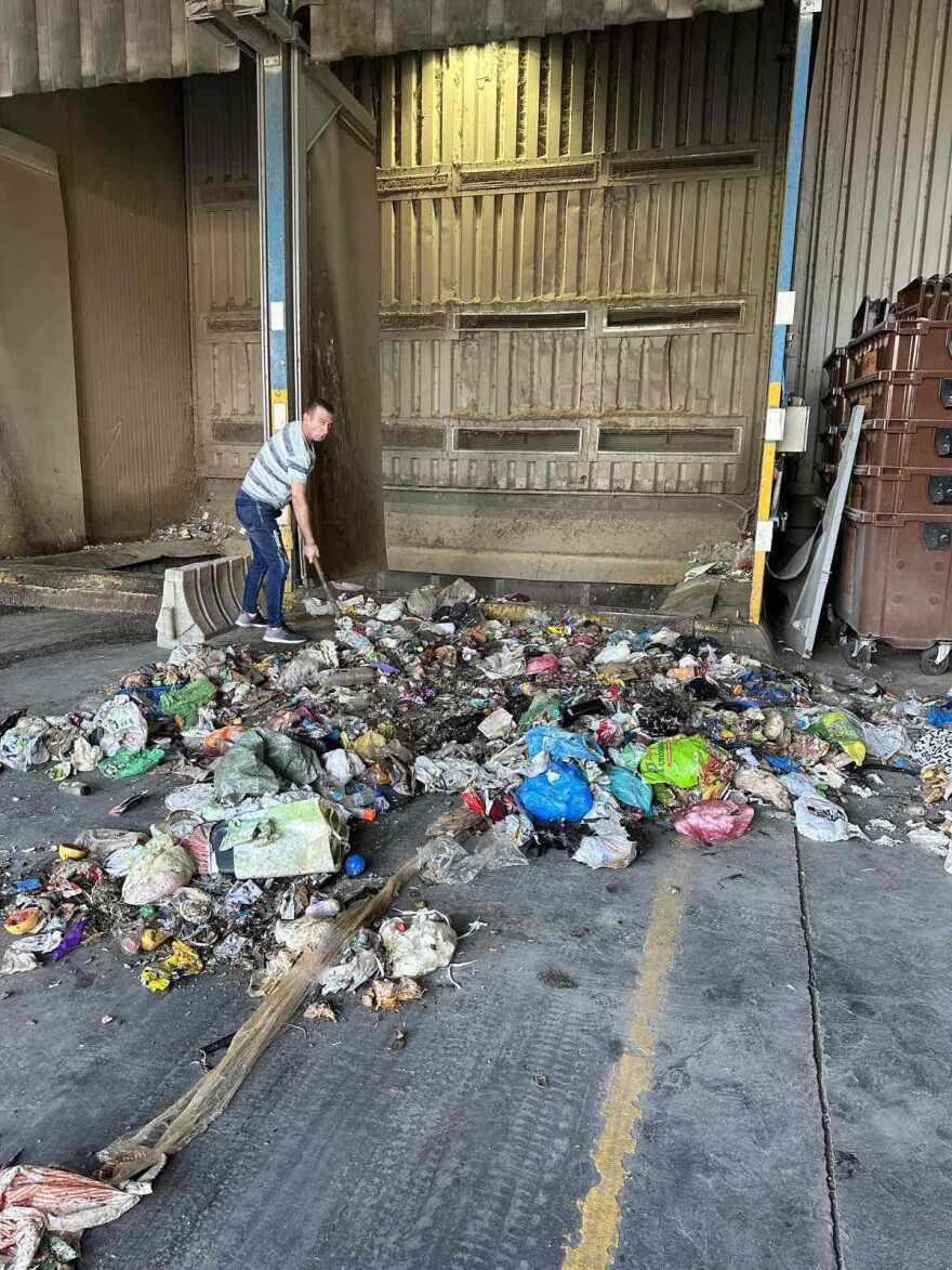 Θεσσαλονίκη: Έτσι βρέθηκαν τα κοσμήματα αξίας χιλιάδων ευρώ που κάποιος πέταξε... κατά λάθος στα σκουπίδια