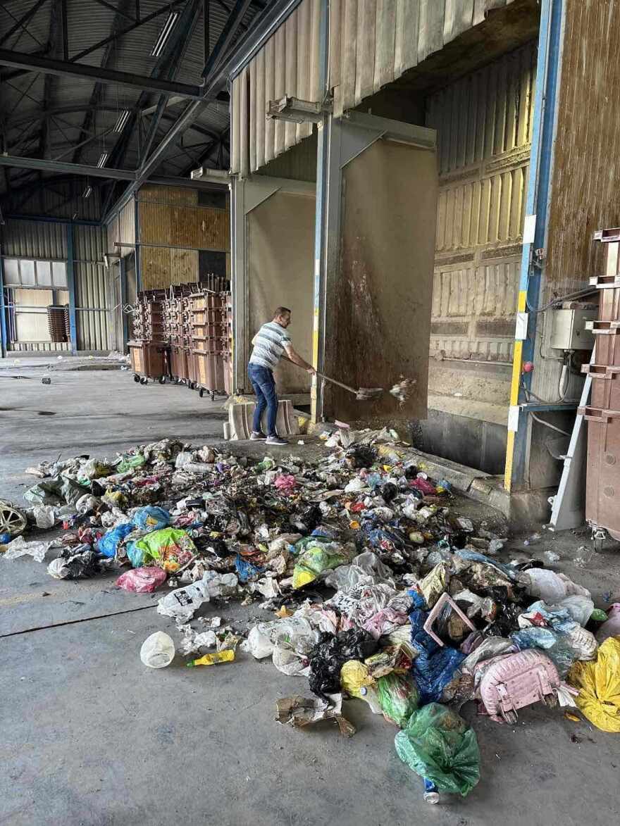 Θεσσαλονίκη: Έτσι βρέθηκαν τα κοσμήματα αξίας χιλιάδων ευρώ που κάποιος πέταξε... κατά λάθος στα σκουπίδια