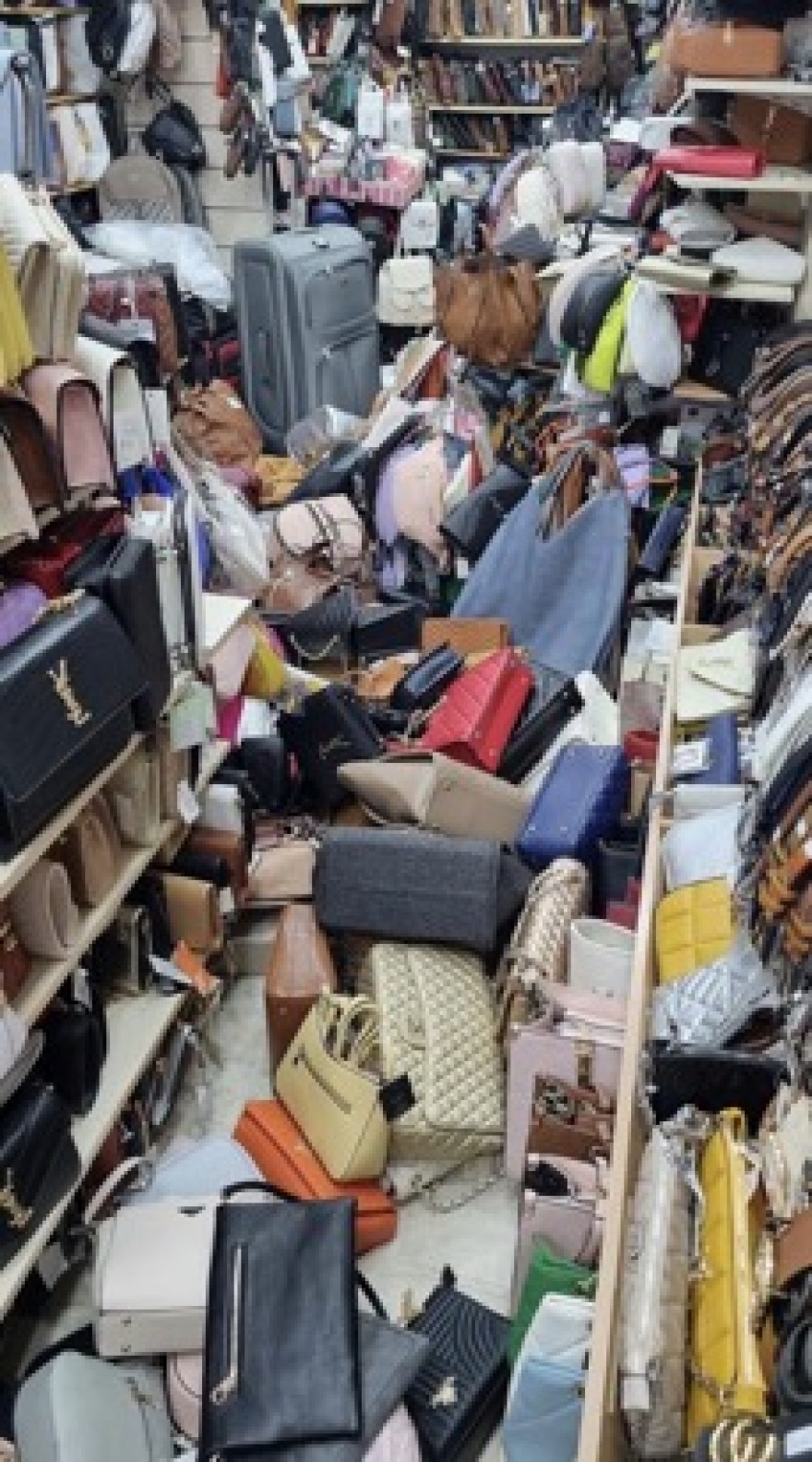 ΣΔΟΕ: Κατασχέθηκαν μεγάλες ποσότητες προϊόντων «μαϊμού» σε Ρόδο και Κω - Δείτε φωτογραφίες