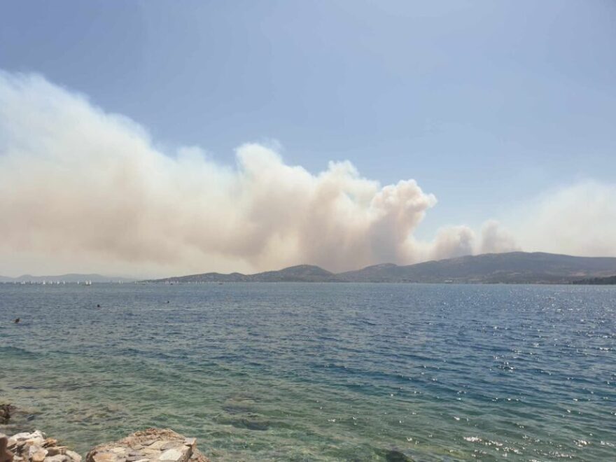 Φωτιά στη Μαγνησία: Εκκένωση τώρα σε Νέα Αγχίαλο και άλλα 8 χωριά δίπλα στον Βόλο - Θυελλώδεις άνεμοι 7 μποφόρ