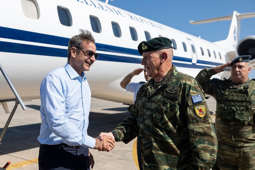 Μητσοτάκης: Επισκέφτηκε την 120 Πτέρυγα Εκπαίδευσης Αέρος στην Καλαμάτα