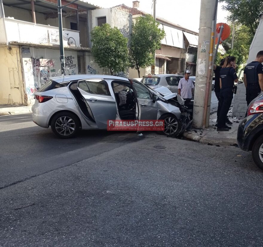 Νίκαια: Τρομακτικό τροχαίο ατύχημα - Δείτε φωτογραφίες