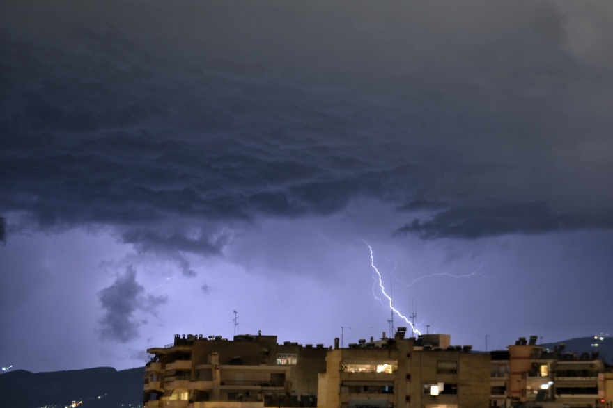 Κακοκαιρία Daniel - Meteo: Διαδοχικά κύματα καταιγίδων στην Αττική - Εντυπωσιακές εικόνες από τους κεραυνούς