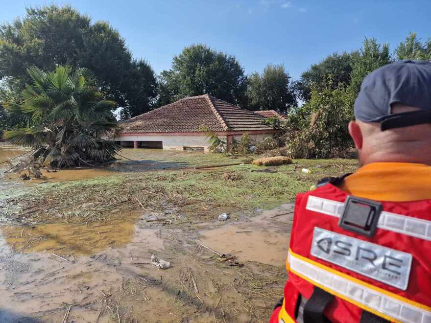 Επίλεκτες ομάδες βοηθούν στις πληγείσες περιοχές μετά την κακοκαιρία «Daniel» - Δείτε φωτογραφίες