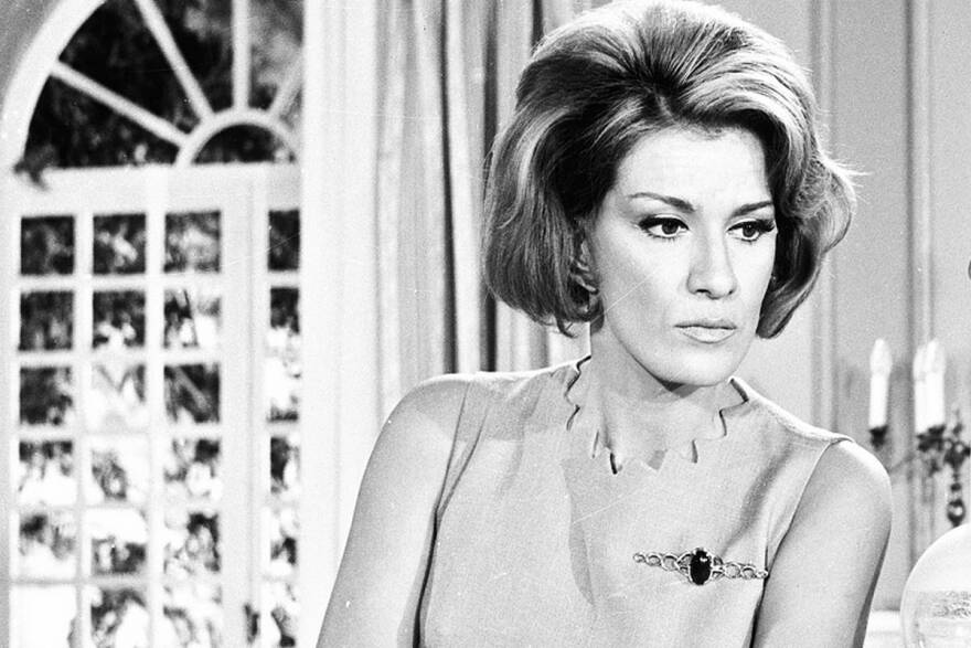 Μαίρη Χρονοπούλου: Μια κυρία στα μπουζούκια του παραδείσου