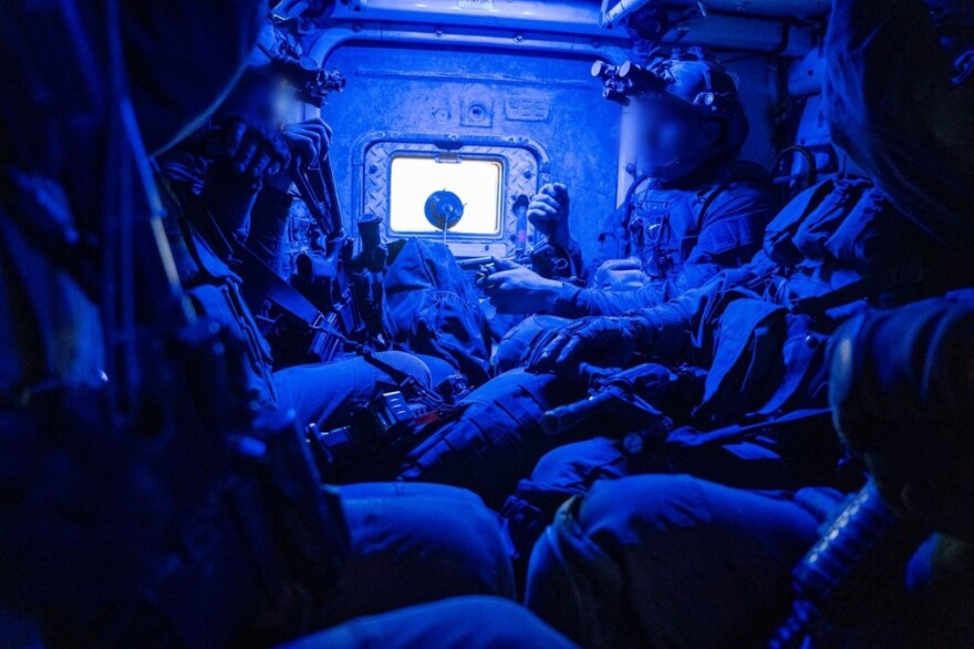 Λωρίδα της Γάζας: Μαρτυρίες για την έφοδο των ισραηλινών στρατιωτών στους διαδρόμους του νοσοκομείου Αλ Σίφα