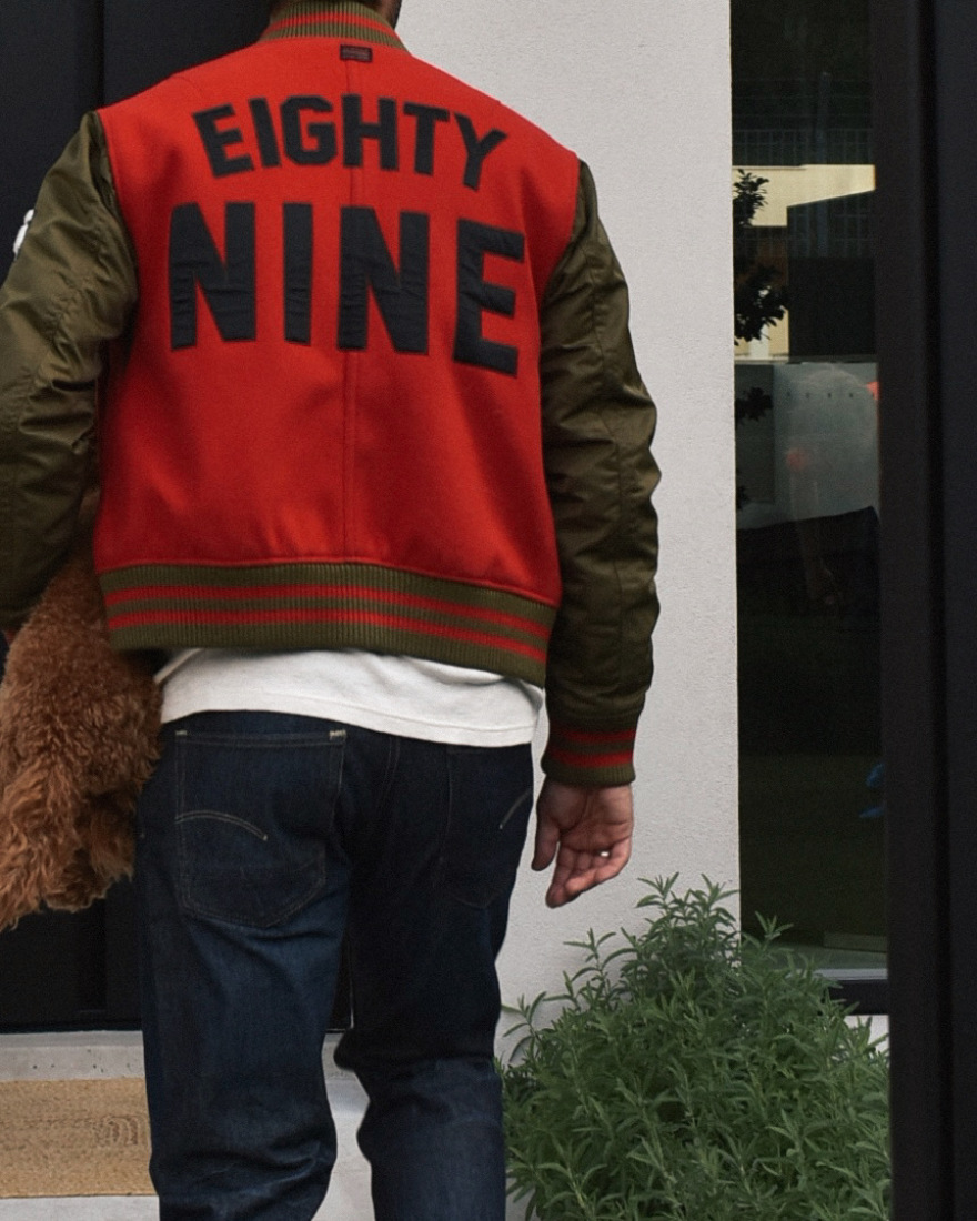 Ο Γιώργος Καράβας και η Ραφαέλα Ψαρρού μας υποδέχονται στο σπίτι τους