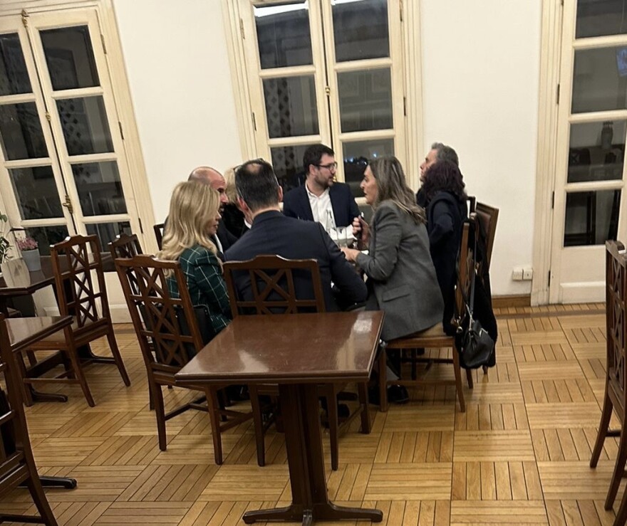 Νέα Αριστερά: Πρώτη σύναξη των 8 από τους 11 βουλευτές στο εστιατόριο της Βουλής μετά την ομιλία Χαρίτση