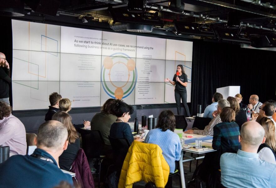 Πώς η τεχνητή νοημοσύνη μετασχηματίζει τα media - Το πρόγραμμα AI Design Sprint των FT και Google