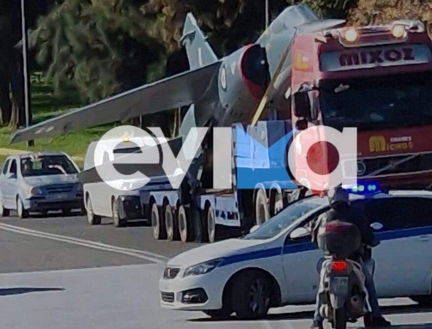 Χαλκίδα: Φωτογραφίες από τη μεταφορά αεροπλάνου