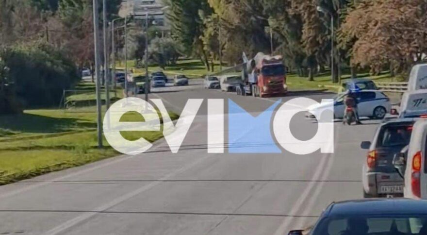 Χαλκίδα: Φωτογραφίες από τη μεταφορά αεροπλάνου