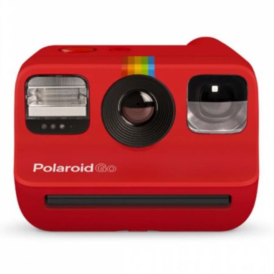 3 αναλογικές φωτογραφικές μηχανές που εισάγουν τα παιδιά στον κόσμο της φωτογραφίας