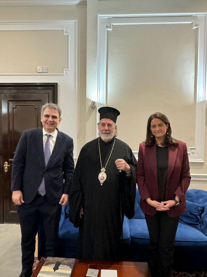 Η Κεραμέως ενημέρωσε Έλληνες εκλογείς της Μεγάλης Βρετανίας για την επιστολική ψήφο