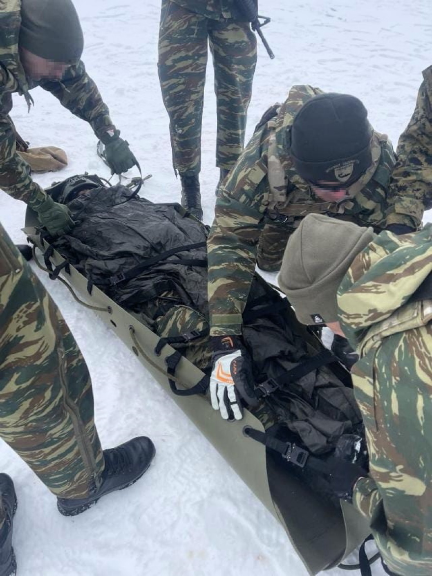 Εντυπωσιακή άσκηση Ελλήνων και Αμερικανών πεζοναυτών στα χιόνια της Πιερίας - Δείτε φωτογραφίες