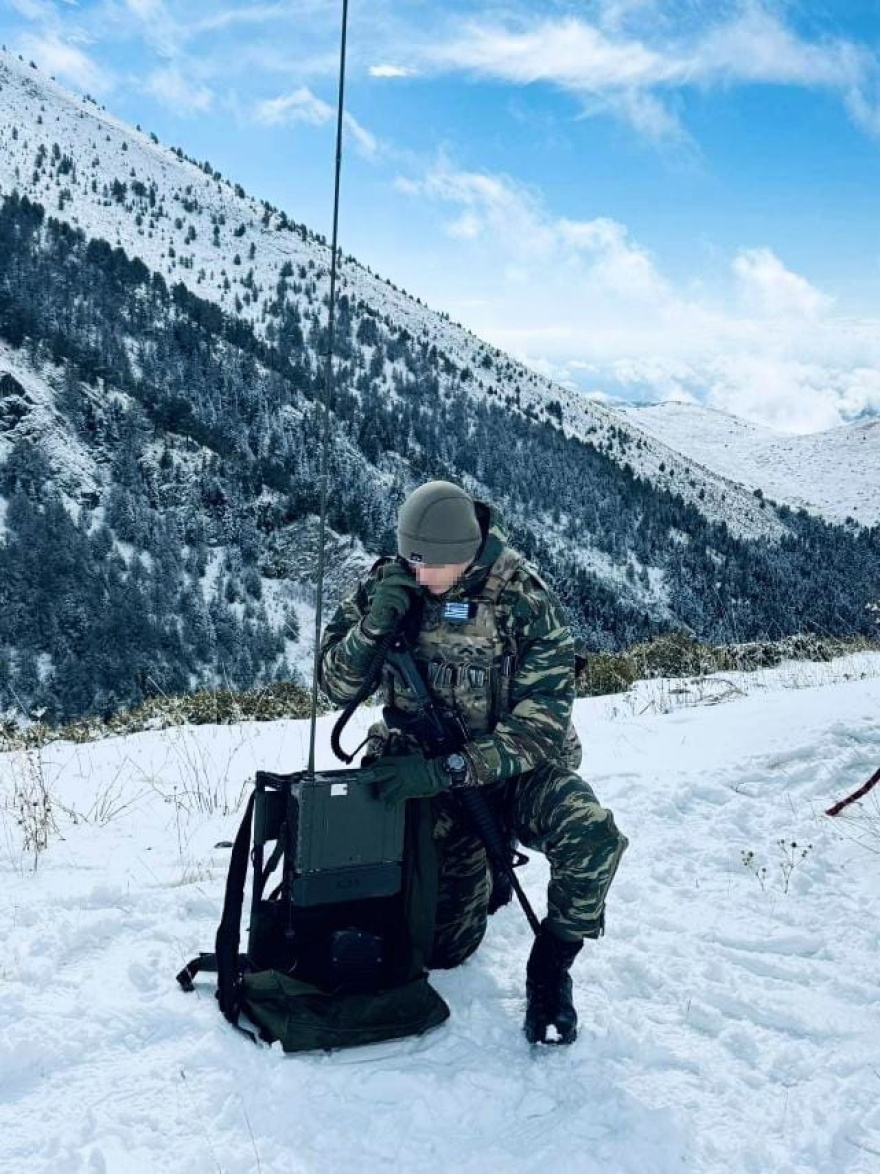 Εντυπωσιακή άσκηση Ελλήνων και Αμερικανών πεζοναυτών στα χιόνια της Πιερίας - Δείτε φωτογραφίες