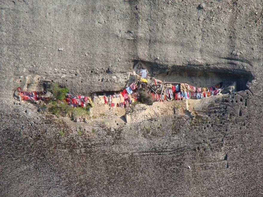Θεσσαλία: Πώς γιορτάζεται ο Άι Γιώργης - Οι μαντηλάδες και η θυσία του ταύρου!