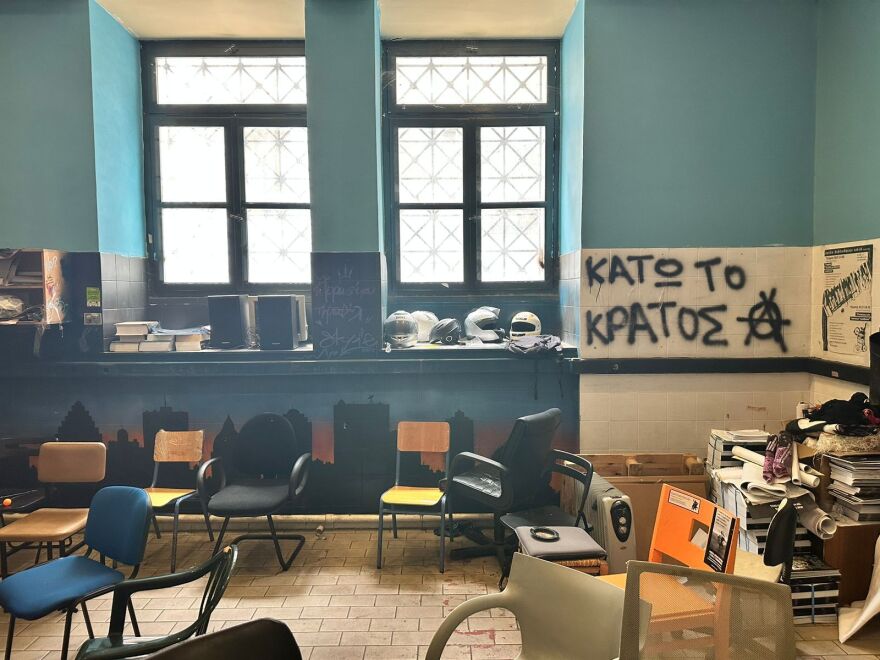 Νομική Αθηνών: Σκηνικό «Columbia» προσπαθούσαν να στήσουν οι καταληψίες