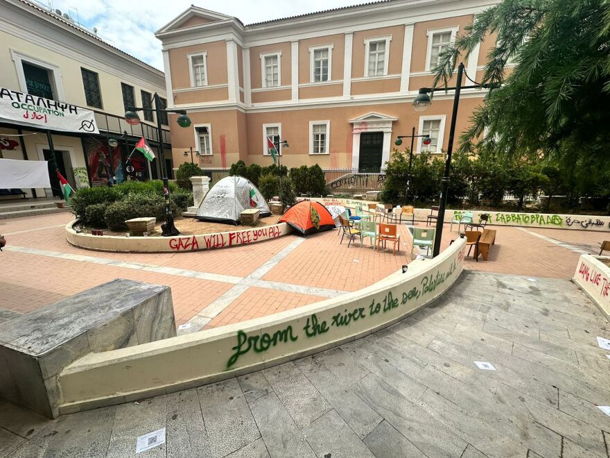 Νομική Αθηνών: Σκηνικό «Columbia» προσπαθούσαν να στήσουν οι καταληψίες