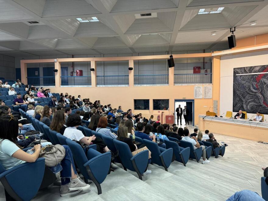 Σάκης Κεχαγιόγλου: Ομιλία στη Νομική Κομοτηνής σε 400 και πλέον φοιτητές