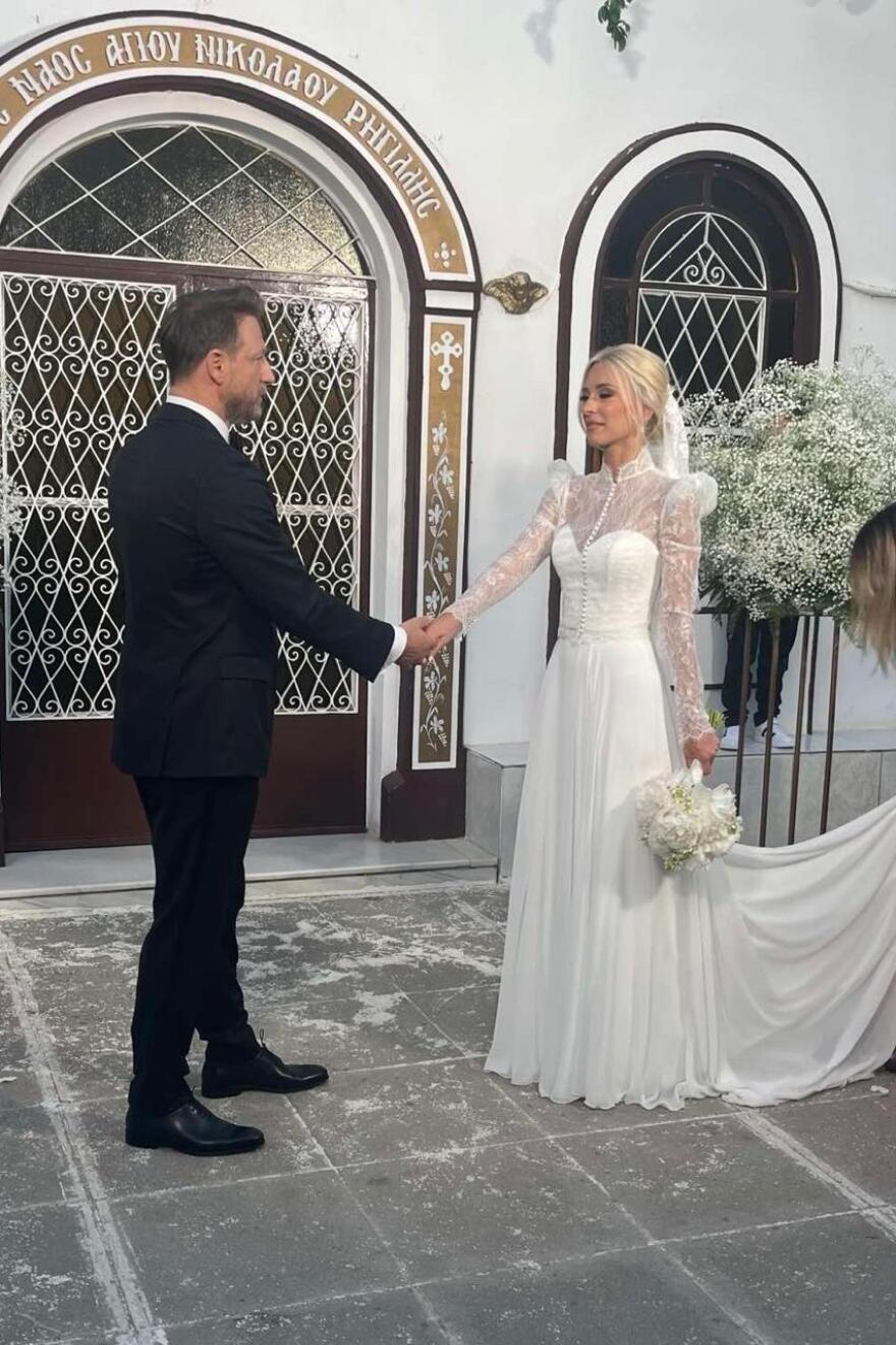 Κώστας Καραφώτης - Κάτια Μάνου: Ο πρώτος χορός των νεόνυμφων - Δείτε το βίντεο