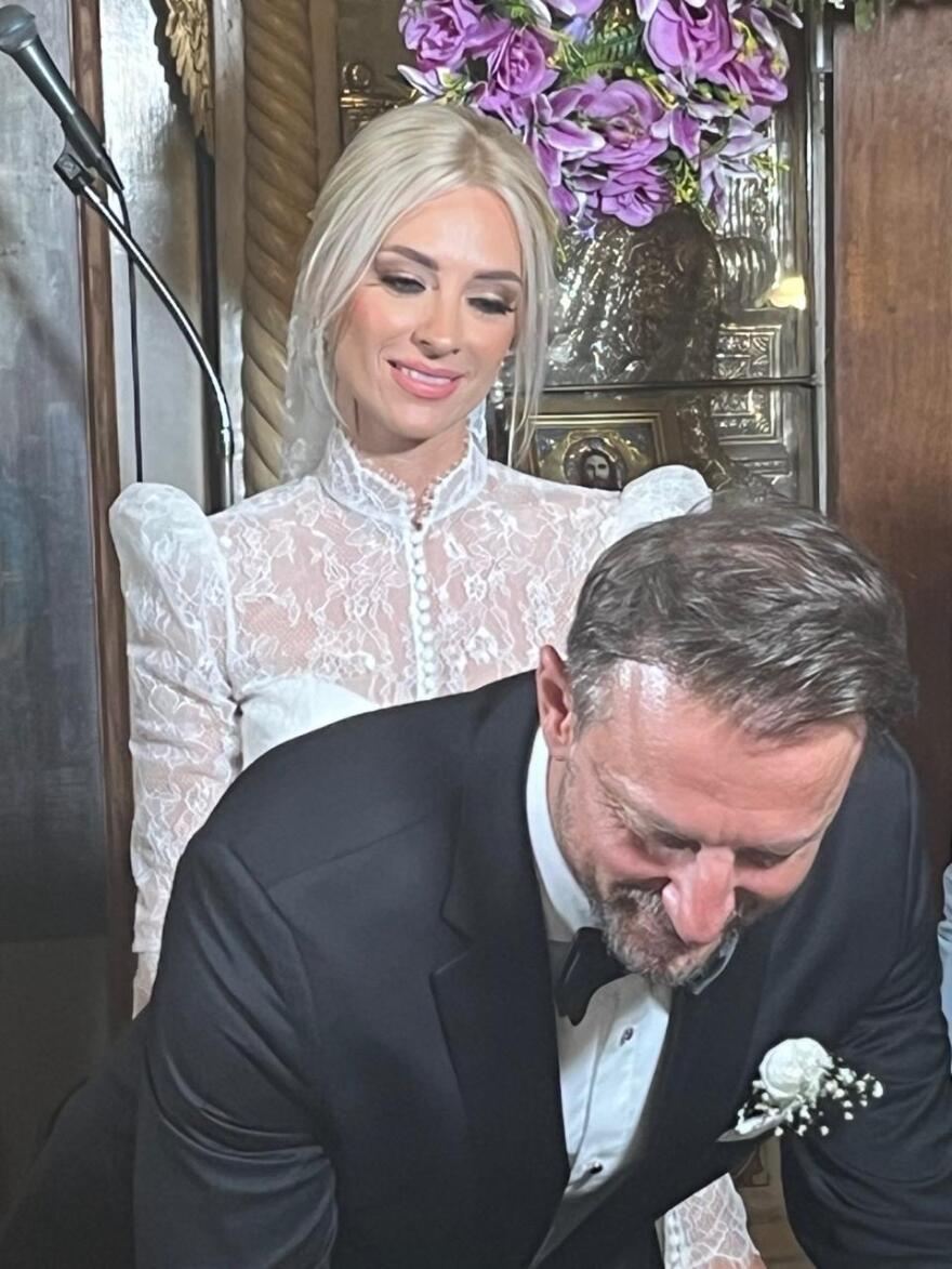 Κώστας Καραφώτης - Κάτια Μάνου: Ο πρώτος χορός των νεόνυμφων - Δείτε το βίντεο