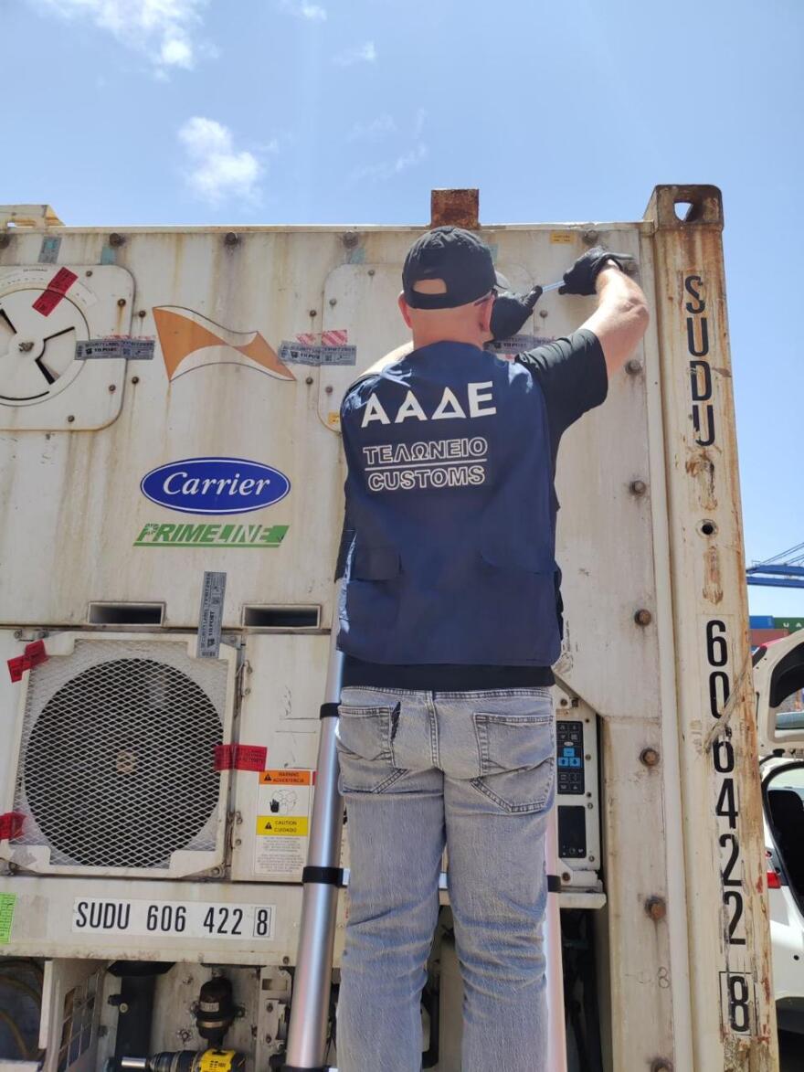 ΑΑΔΕ - Επιχείρηση «Κόκα Μπανάνα»: Τα κοντέινερ με μπανάνες έκρυβαν κοκαΐνη άνω του €1 εκατ. - Βίντεο και φωτογραφίες