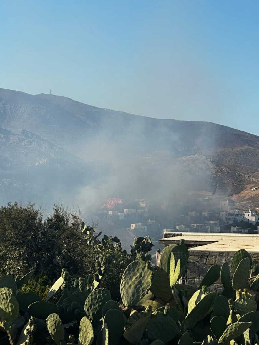 Χωρίς ενεργό μέτωπο η φωτιά στη Σέριφο