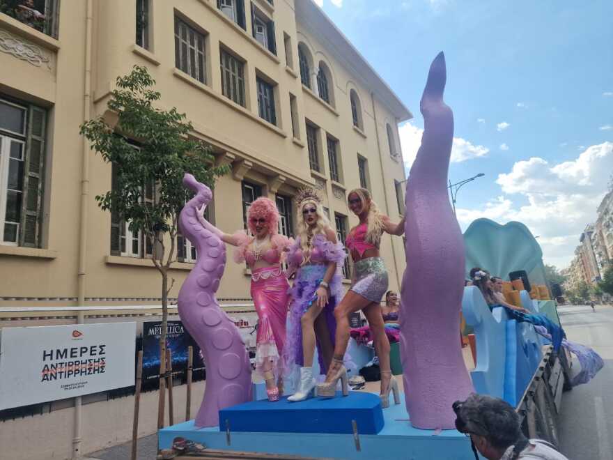 Θεσσαλονίκη: Ολοκληρώθηκε η μεγάλη παρέλαση υπερηφάνειας του Europride - Δείτε βίντεο και φωτογραφίες