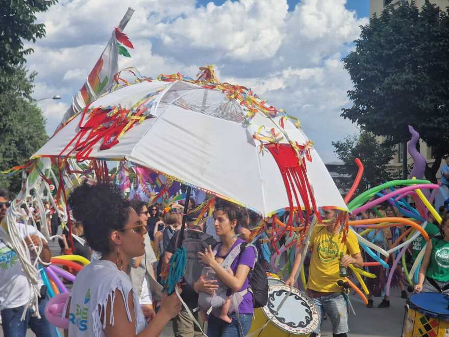 Θεσσαλονίκη: Ολοκληρώθηκε η μεγάλη παρέλαση υπερηφάνειας του Europride - Δείτε βίντεο και φωτογραφίες
