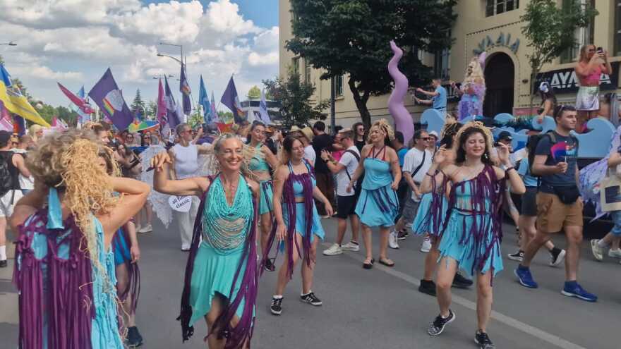 Θεσσαλονίκη: Ολοκληρώθηκε η μεγάλη παρέλαση υπερηφάνειας του Europride - Δείτε βίντεο και φωτογραφίες