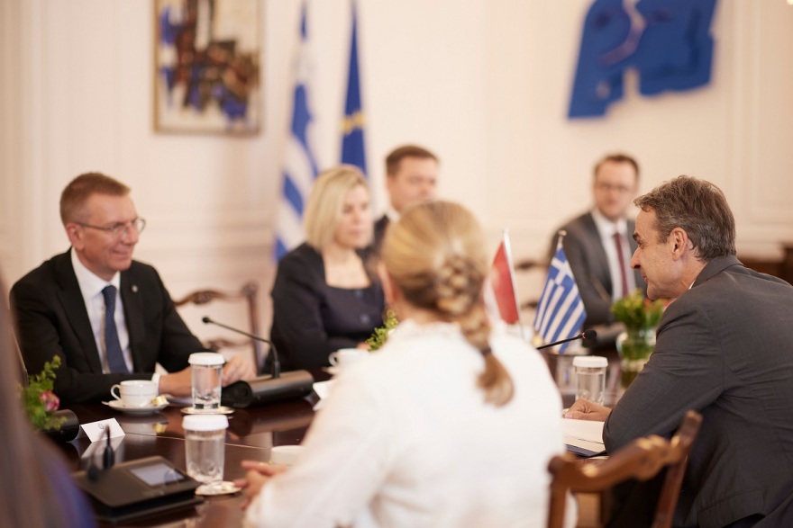 Μητσοτάκης: Συναντήθηκε με τον πρόεδρο της Λετονίας - Στο τραπέζι και το σχέδιο για την ευρωπαϊκή ασπίδα αεράμυνας