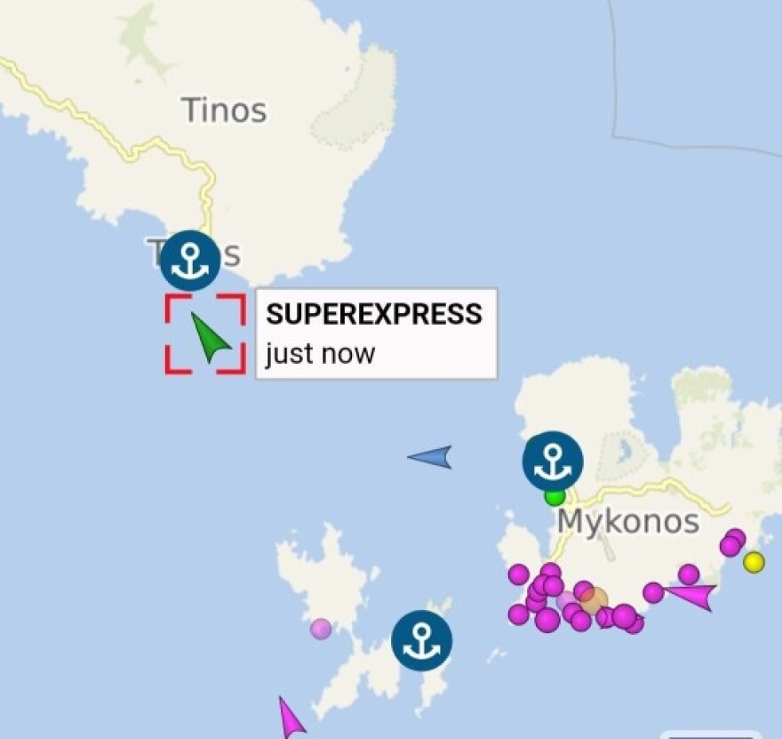 Δραματική επιχείρηση διάσωσης ναυαγού ανάμεσα σε Τήνο-Μύκονο, δείτε βίντεο και φωτογραφίες 