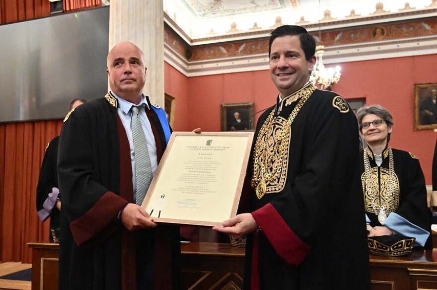 Επίτιμος διδάκτορας του ΕΚΠΑ ο πρόεδρος του Ιδρύματος Σταύρος Νιάρχος, Ανδρέας Δρακόπουλος