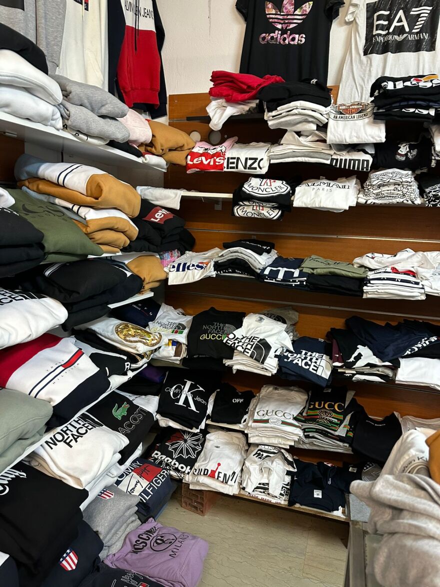 Κατασχέθηκαν 23.000 προϊόντα «μαϊμού» στην Κέρκυρα - Δύο συλλήψεις