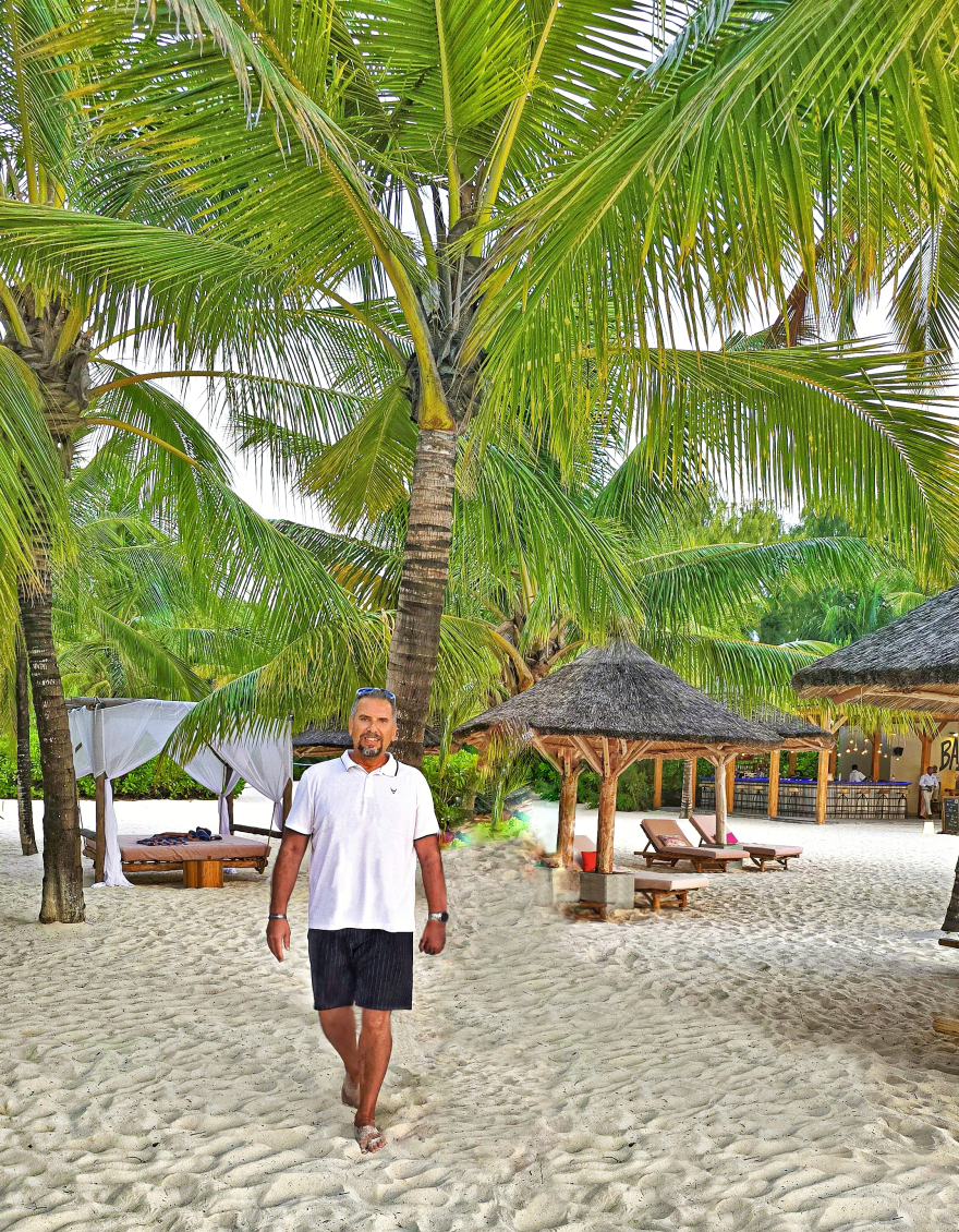 Ο Έλληνας ξενοδόχος που επένδυσε στον παράδεισο της Ζανζιβάρης