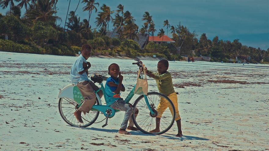 Ο Έλληνας ξενοδόχος που επένδυσε στον παράδεισο της Ζανζιβάρης