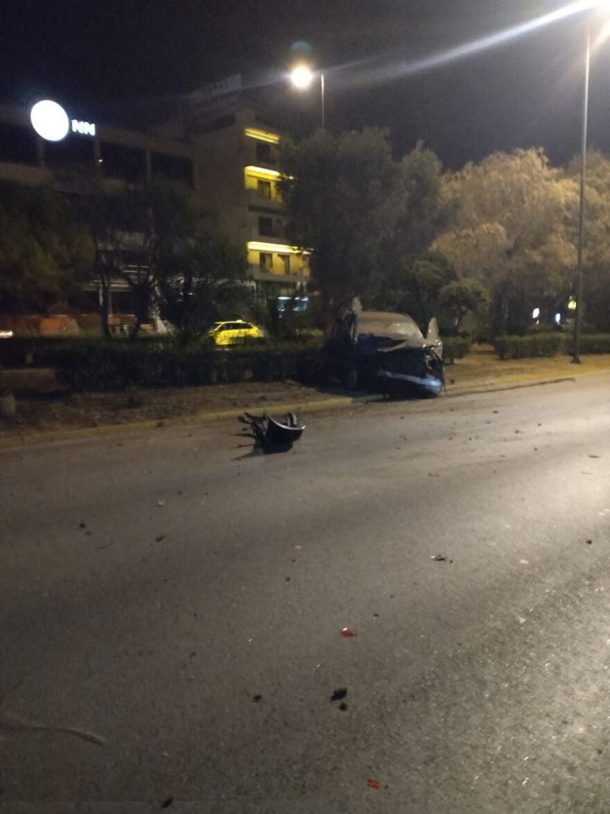 Τροχαίο δυστύχημα με έναν 52χρονο νεκρό στην Ποσειδώνος - Δείτε βίντεο, φωτογραφίες