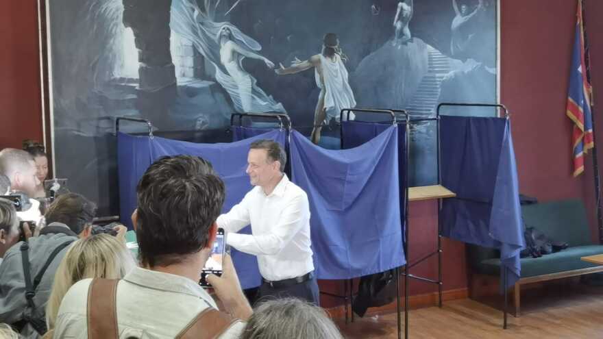 ΠΑΣΟΚ: Ψήφισε ο Χάρης Δούκας - «Εχουμε ευκαιρία να αλλάξουμε πορεία»