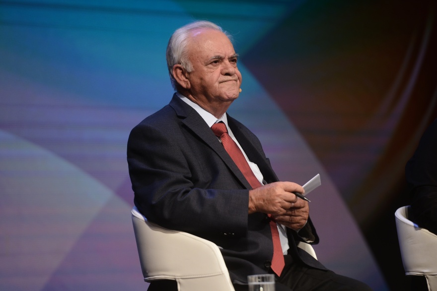 Τσίπρας: Άφησε ανοιχτό παράθυρο για ένα νέο «πολιτικό υποκείμενο αλλαγής»