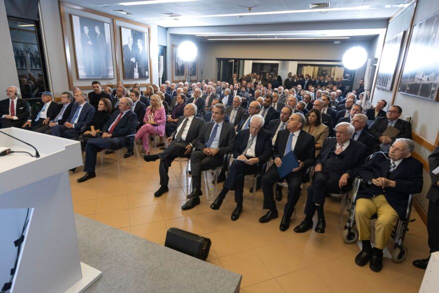 Μητσοτάκης, Σαμαράς, Καραμανλής: Το παρασκήνιο, οι διάλογοι και η χωροταξία στο ραντεβού της Φιλοθέης