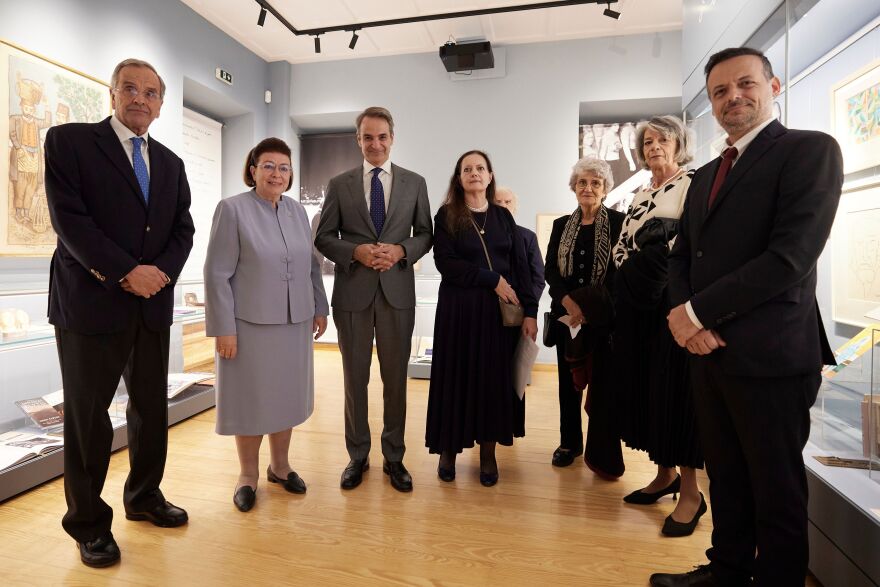 Κυριάκος Μητσοτάκης - Αντώνης Σαμαράς: Νέα συνάντηση και χειραψία στα εγκαίνια του «Σπιτιού του Ελύτη» στην Πλάκα - Δείτε φωτογραφίες