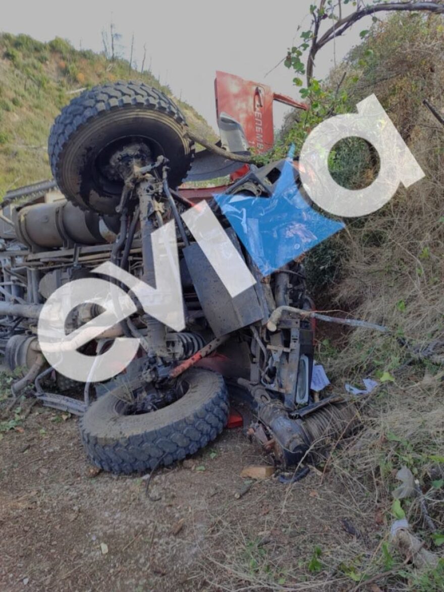 Εύβοια: Νεκρός πυροσβέστης μετά από πτώση πυροσβεστικού οχήματος σε χαράδρα