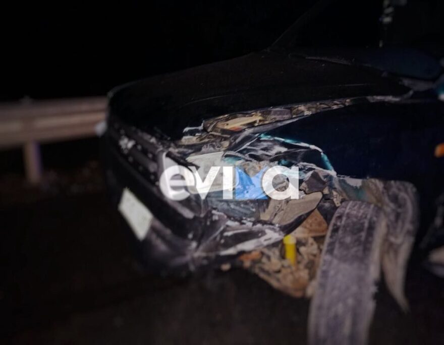 Εύβοια: Σύγκρουση οχημάτων με δύο τραυματίες - Φωτογραφίες