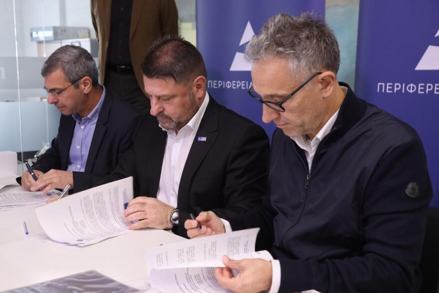 Περιφέρεια Αττικής: Τοποθετούνται 388 κάμερες ελέγχου παραβίασης κόκκινου φαναριού σε κεντρικές λεωφόρους της Αττικής