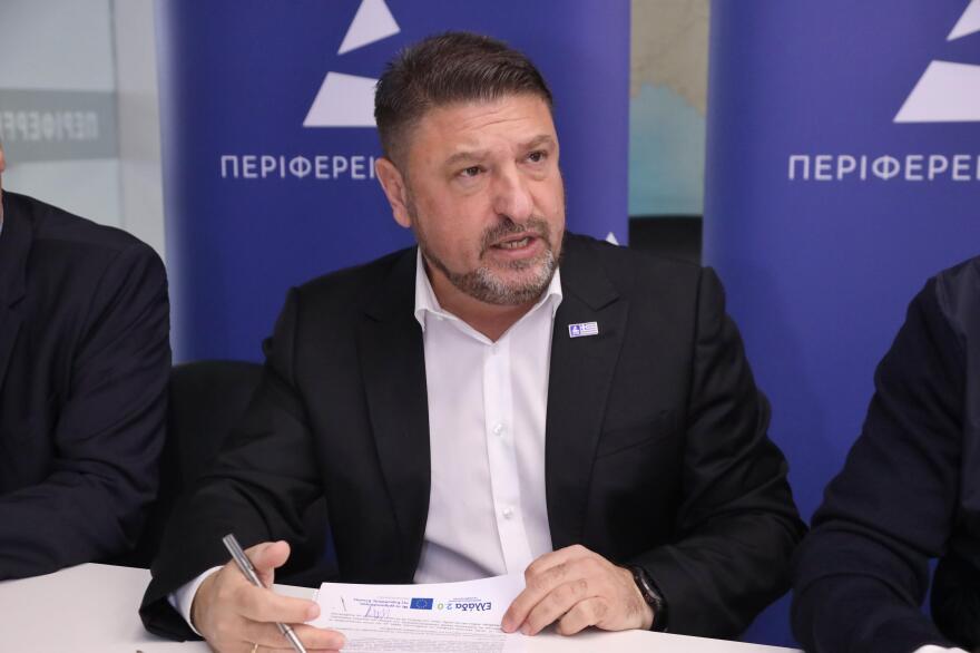 Περιφέρεια Αττικής: Τοποθετούνται 388 κάμερες ελέγχου παραβίασης κόκκινου φαναριού σε κεντρικές λεωφόρους της Αττικής