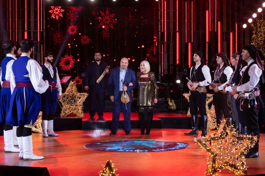 Σπίτι με το MEGA: Ρεβεγιόν Χριστουγέννων με την Πάολα και τον Γιάννη Πλούταρχο