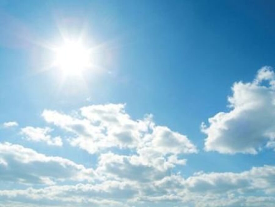 Καιρός την Κυριακή του Πάσχα: Με λιακάδα και υψηλές θερμοκρασίες το ψήσιμο του oβελία