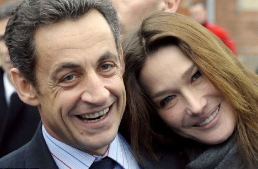 Κάρλα Μπρούνι: «Για την αγάπη έχουμε δωμάτιο με κλειδαριά και χοντρούς τοίχους»