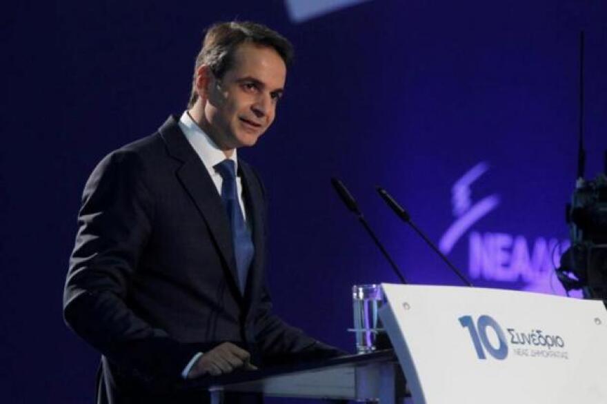 Η ΝΔ βλέπει επανάληψη του διπόλου του 2023 με βασικό αντίπαλο τον Τσίπρα και χτίζει στρατηγική μίας κάλπης κόντρα στη χαλαρή ψήφο